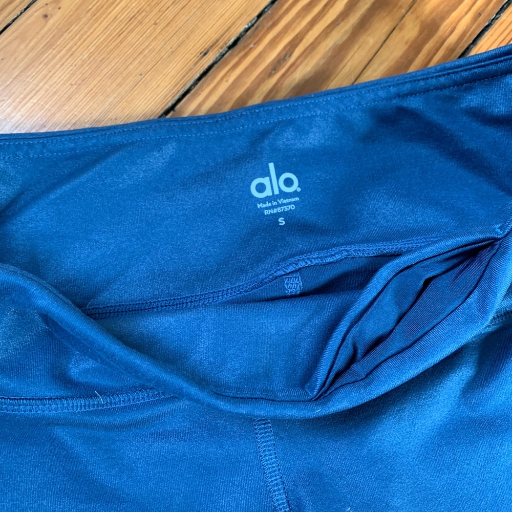 Small Alo Yoga Leggings